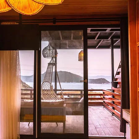 בית הארחה The Luxury Shelters 3*