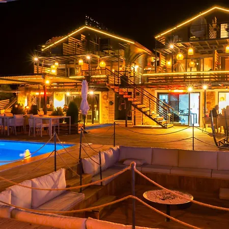 The Luxury Shelters קס